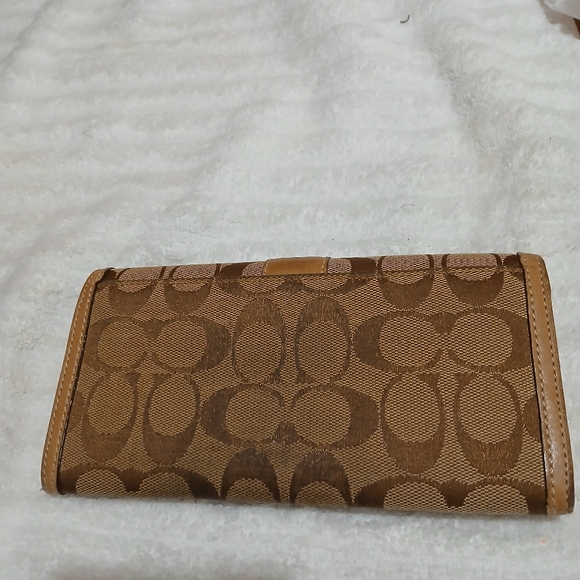 EUC, Coach wallet. - Picture 9 of 9